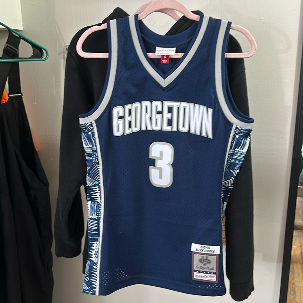 Allen Iverson Georgetown Hoyas Mitchell & Ness 1995/96 Swingman Replica Jersey